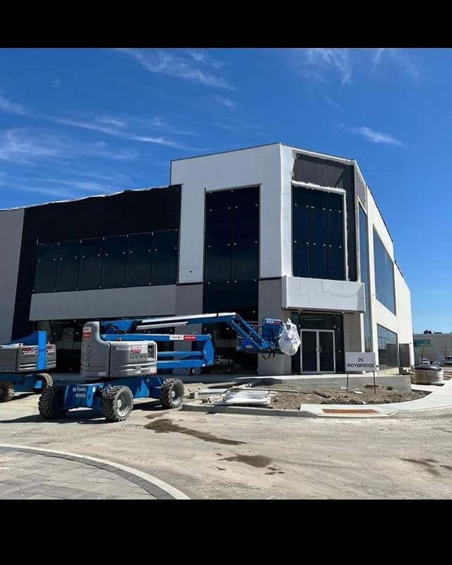 Commercial acrylic stucco façade by Ozwan Stucco in the GTA